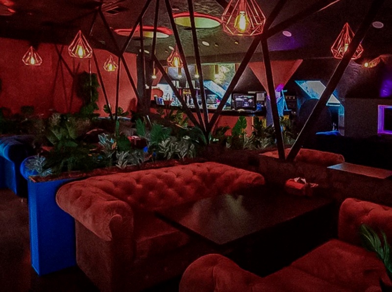 -30% на меню и напитки, паровые коктейли в баре «MOS lounge» на Баррикадной