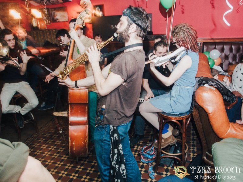 -30% на меню кухни и напитки в ирландском пабе «Tara Brooch»