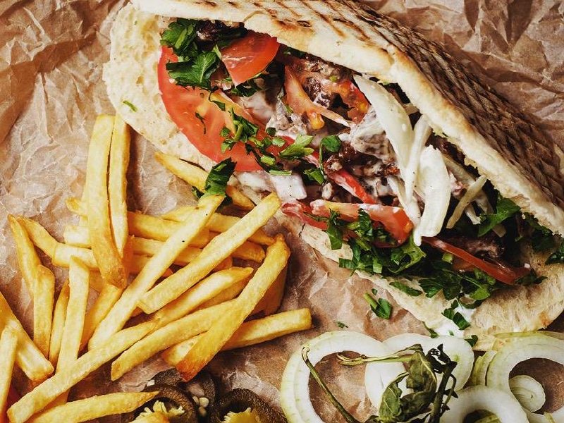 -50% на все меню и напитки в кафе и доставке «Lav Kebab»